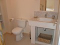 master bed en-suite